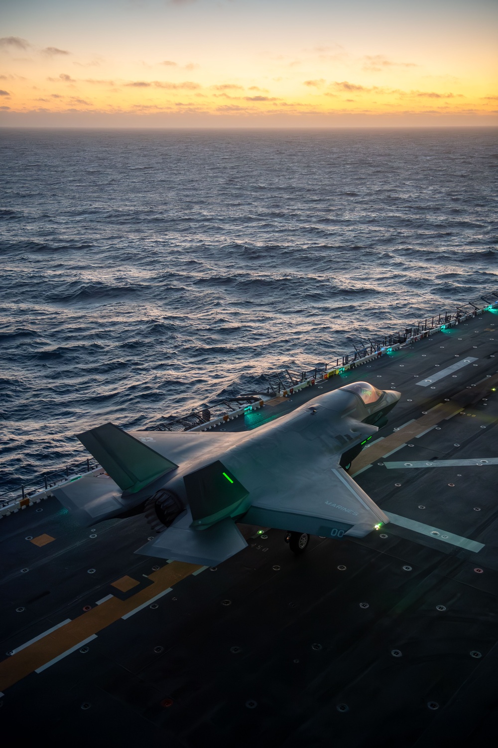 Boxer Conducts Flight Operations
