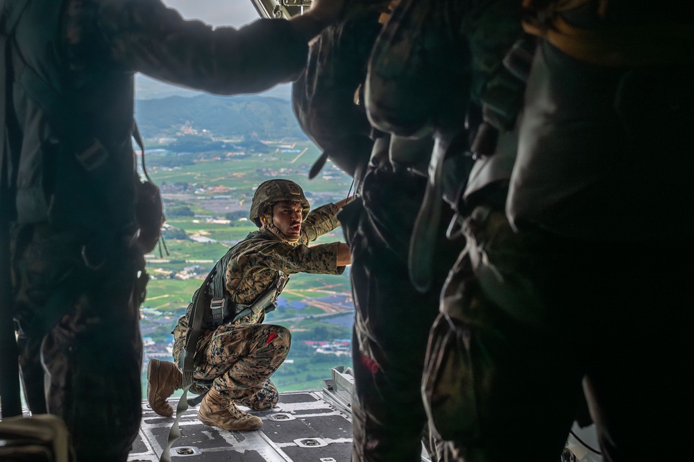 Joint, bilateral training a success through mobility air force tactical airlift mission