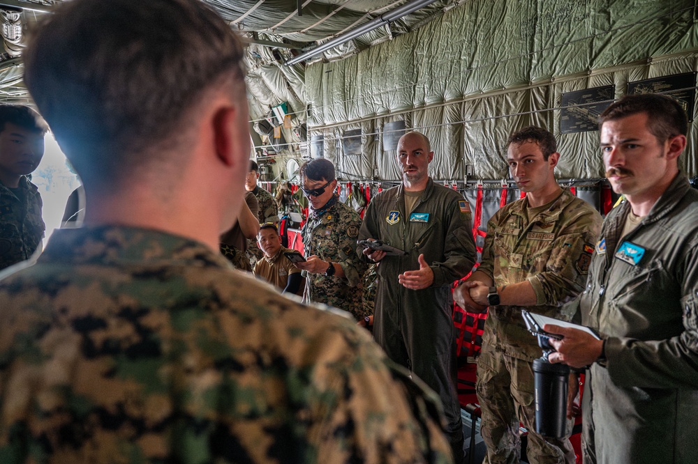 Joint, bilateral training a success through mobility air force tactical airlift mission
