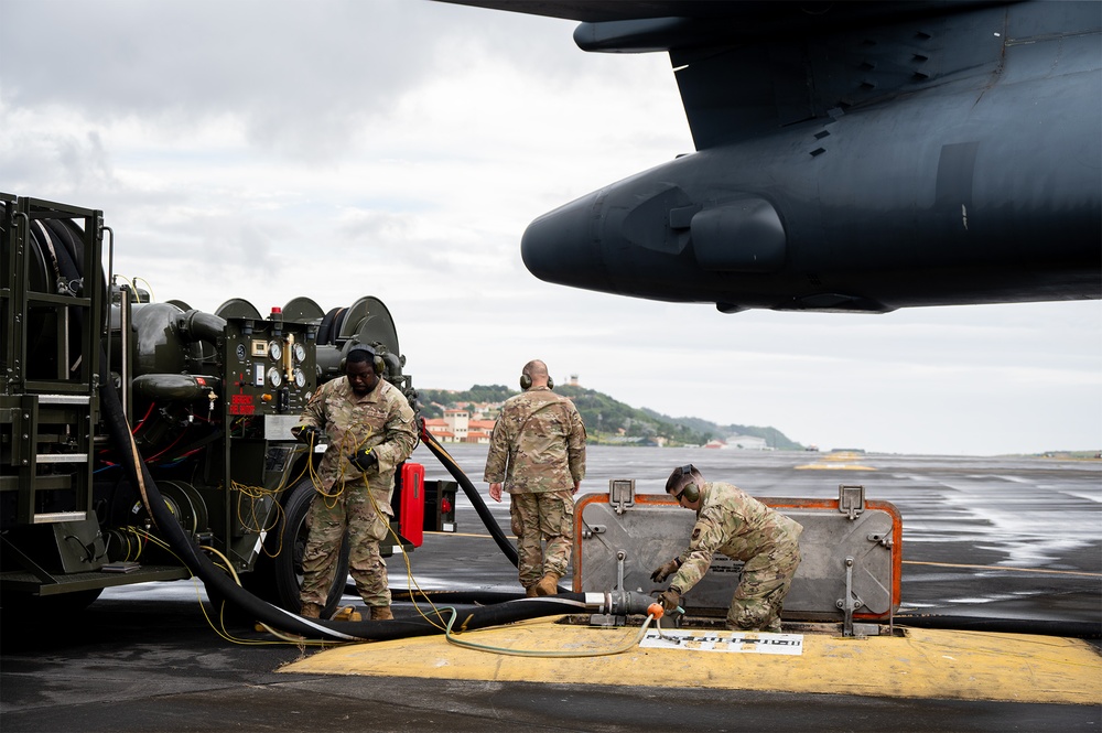 B-1B Lancer Conducts Hot Pit Refuel at Lajes Field
