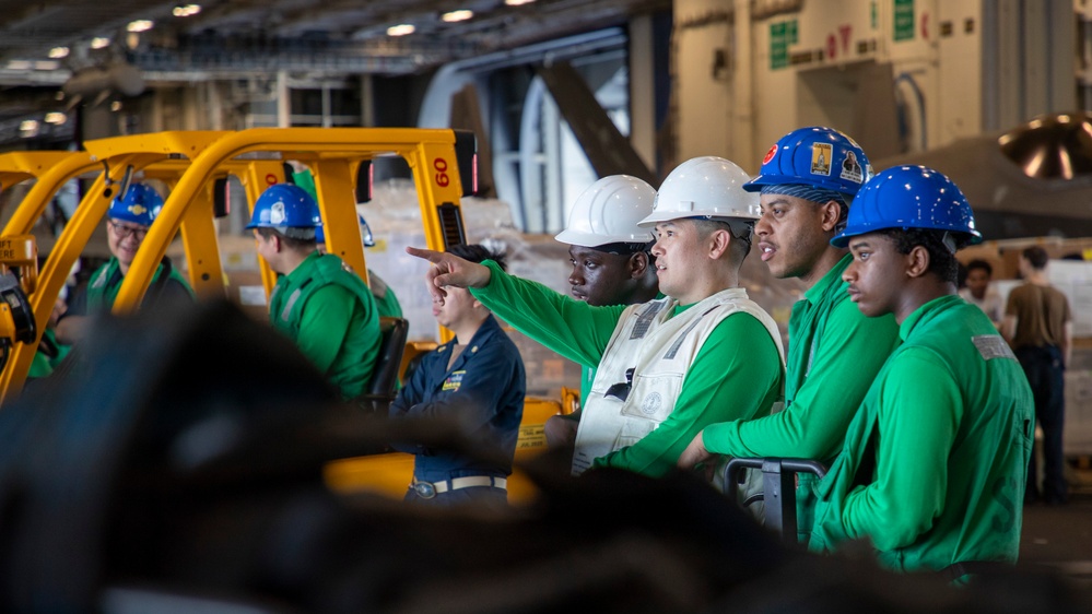 George Washington Conducts Replenishment-at-Sea