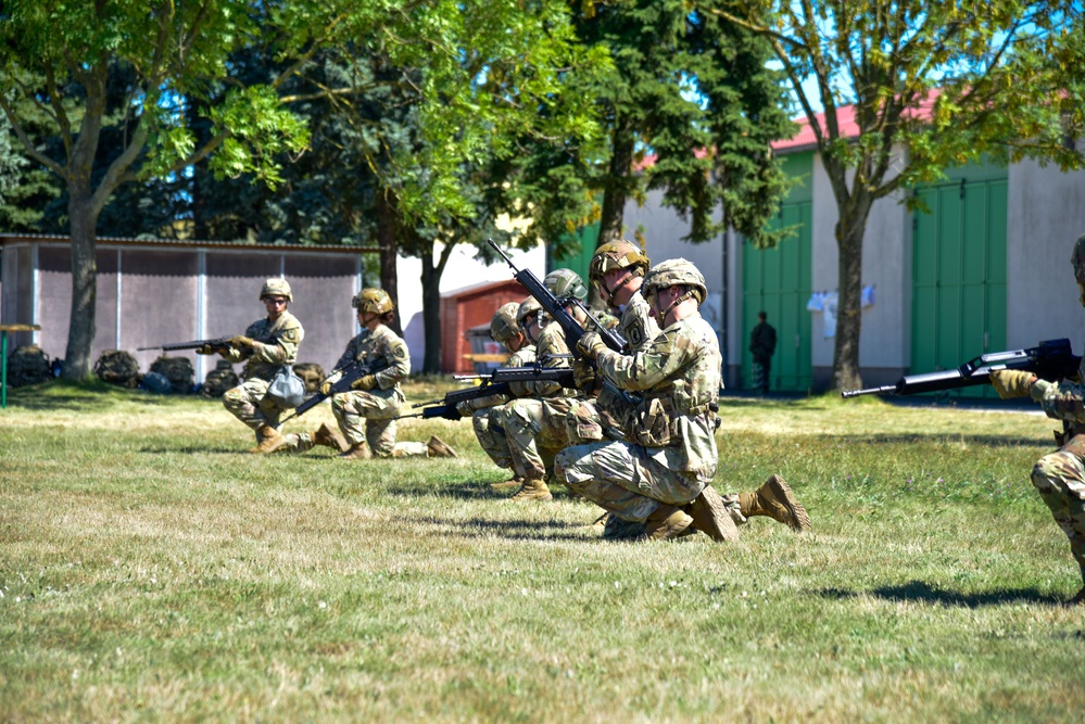 7th Army NCOA Participates in CBRN and Weapons familiarization for GAFPB