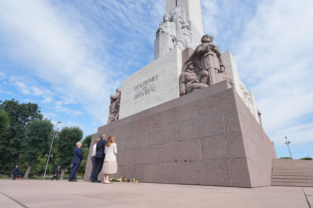 U.S. Congressman Visits Latvian Monument for Flyover