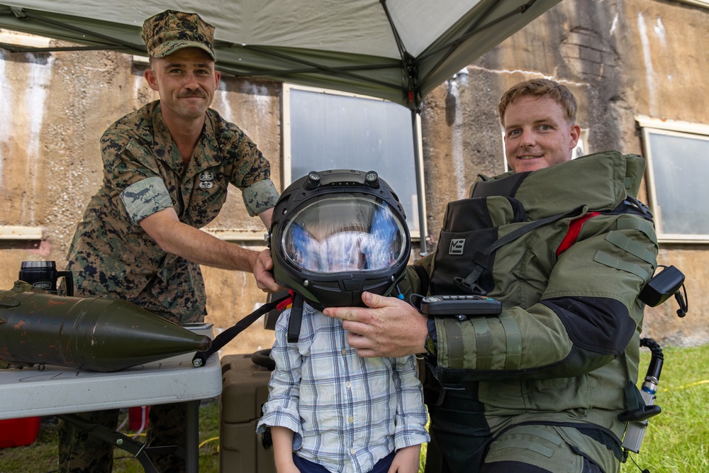 Service members enjoy SPMAGTF-ACM Family Day at Camp Davis
