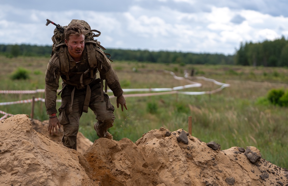 U.S. Soldier competes in Polish Tiger Run