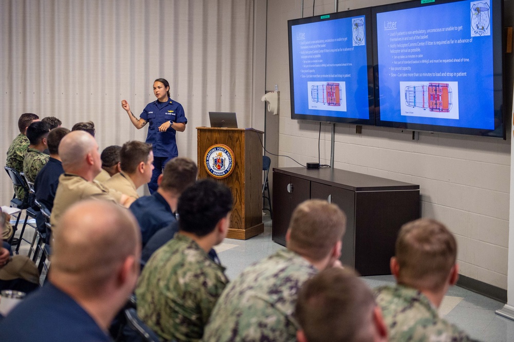 Submarine Sailors and Coast Guardsmen Complete MEDEVAC Training