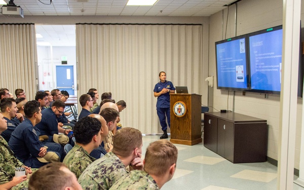 Submarine Sailors and Coast Guardsmen Complete MEDEVAC Training