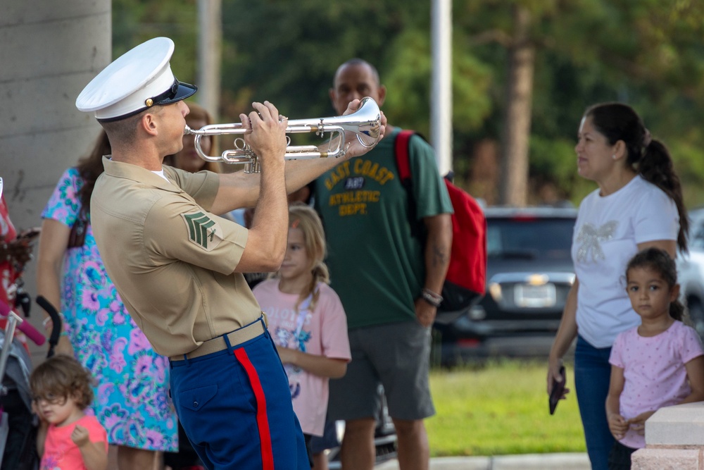 Combat Logistics Battalion 22 and 2nd Marine Aircraft Wing Band welcome Carolina Forest Elementary students back to school