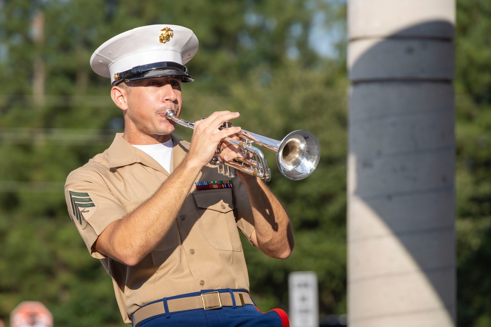 Combat Logistics Battalion 22 and 2nd Marine Aircraft Wing Band welcome Carolina Forest Elementary students back to school
