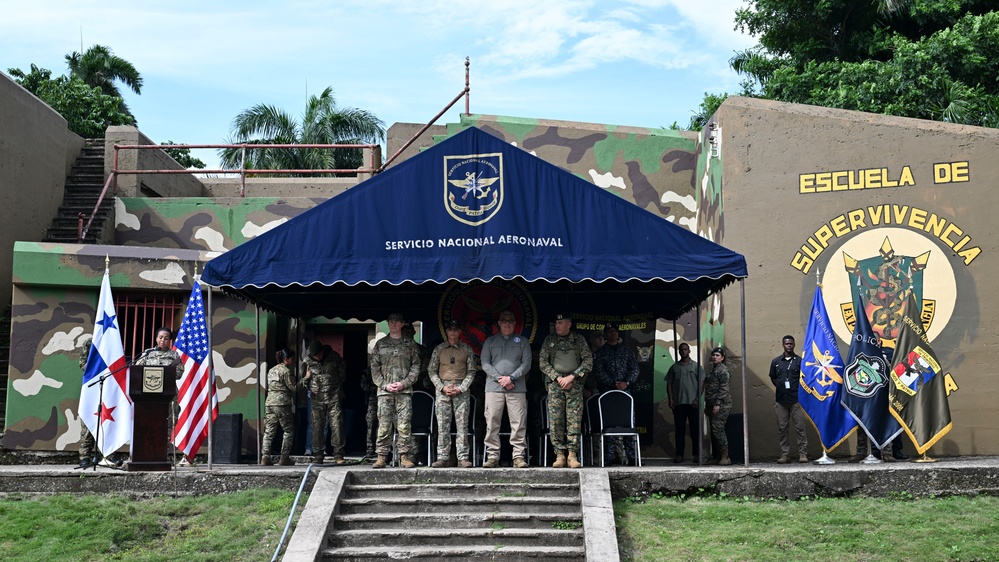 U.S. Marines and Panamanians graduate from combined jungle course U.S. Marines and Panamanians graduate from combined jungle course