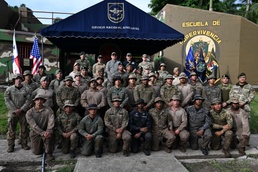 U.S. Marines and Panamanians graduate from combined jungle course