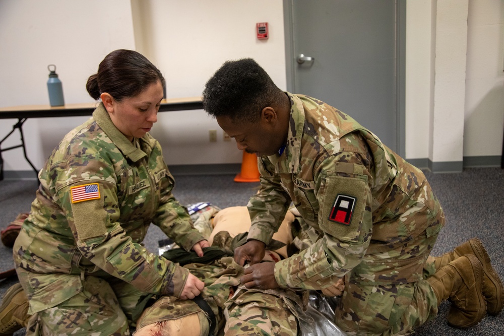 Soldiers Complete Combat Life Saver Course