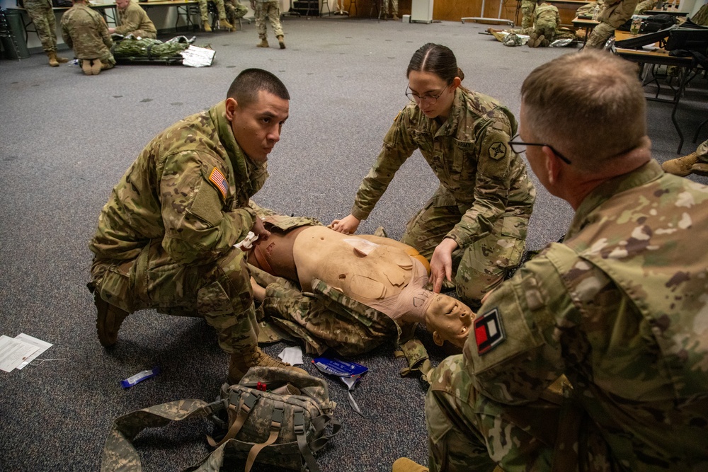 Soldiers Complete Combat Life Saver Course