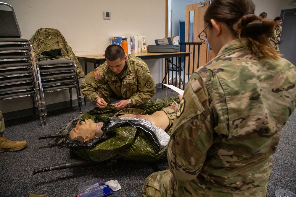 Soldiers Complete Combat Life Saver Course