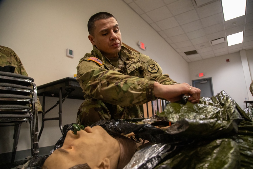 Soldiers Complete Combat Life Saver Course