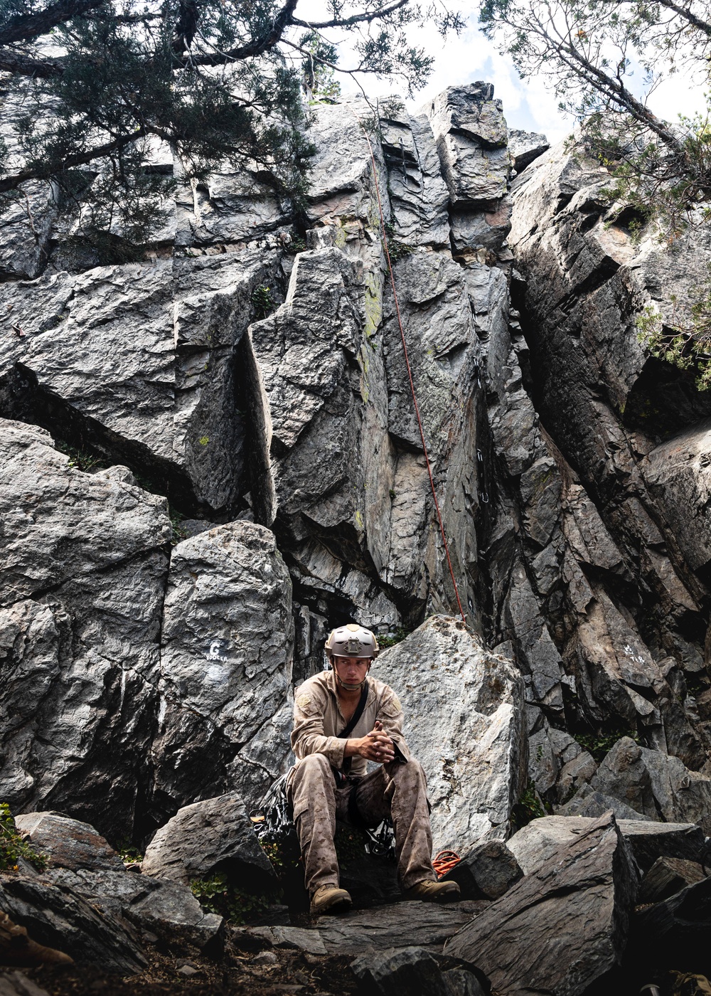 V35 and V11 Marines conduct mock lead climbing during Assault Climbers Course