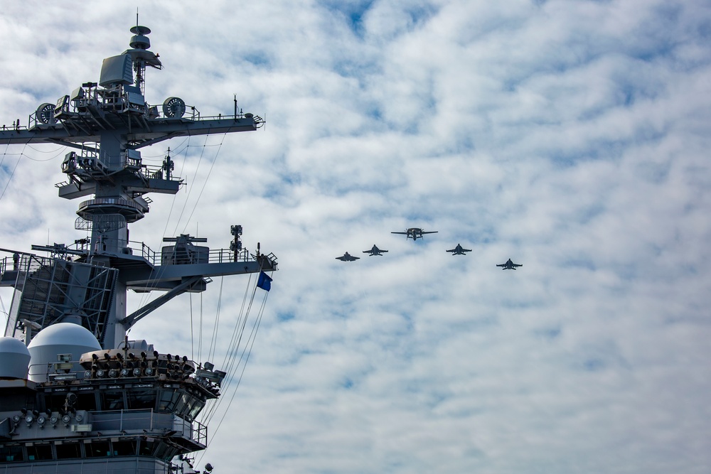 Abraham Lincoln participates in exercise Northern Edge 2025
