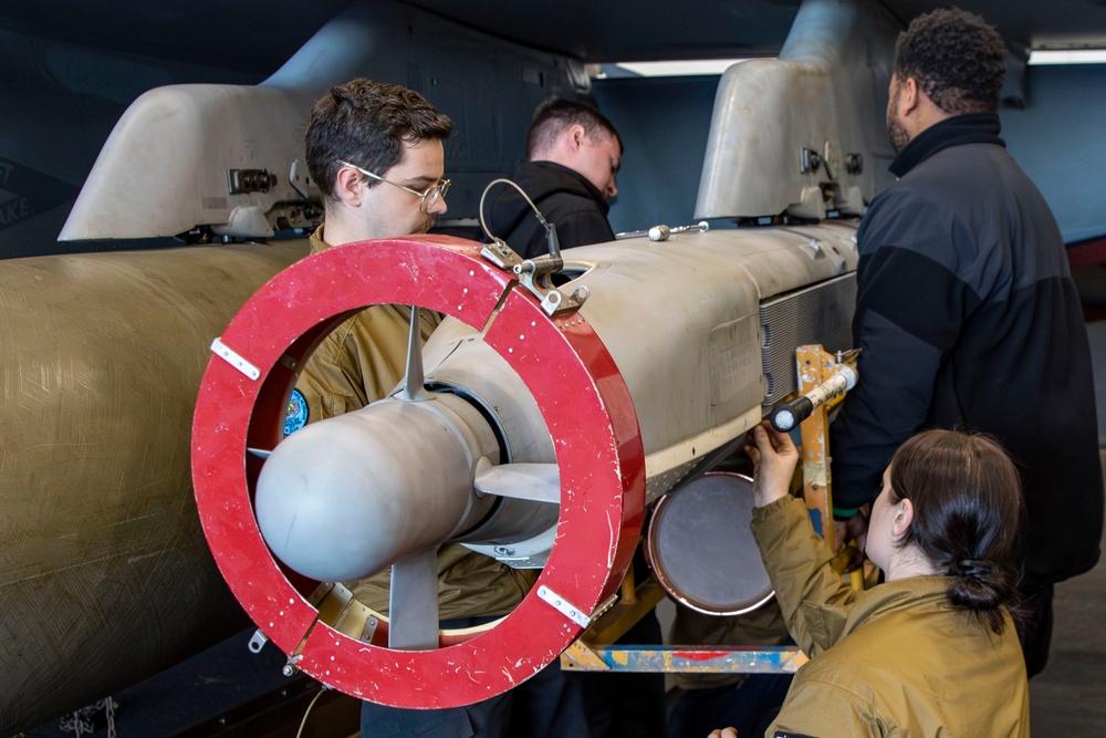 Abraham Lincoln participates in exercise Northern Edge 2025
