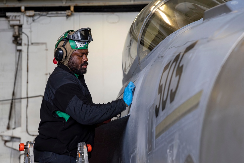 Abraham Lincoln participates in exercise Northern Edge 2025