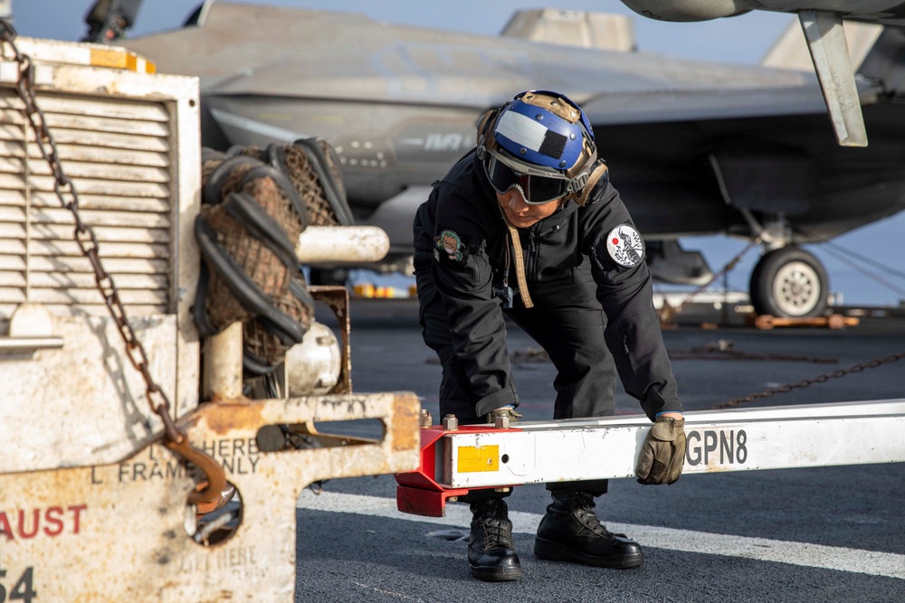 Abraham Lincoln participates in exercise Northern Edge 2025