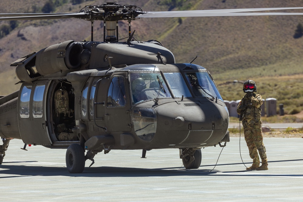 CLB-5,  CLR-1 Marines rehearse sling load, speed ball deliveries with Nevada National Guard during MTX 4-25