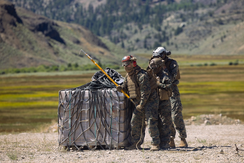 CLB-5, CLR-1 Marines rehearse sling load, speed ball deliveries with Nevada National Guard during MTX 4-25
