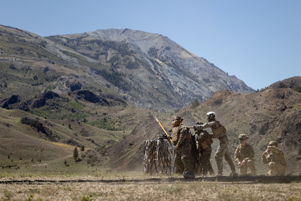 CLB-5, CLR-1 Marines rehearse sling load, speed ball deliveries with Nevada National Guard during MTX 4-25