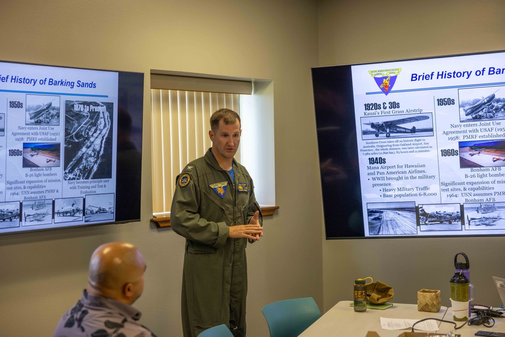 Hawaii MACRO, Governor's Staff visit PMRF