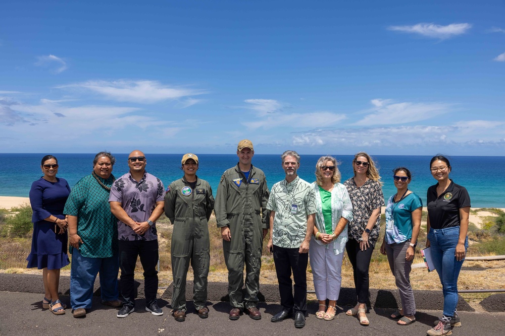 Hawaii MACRO, Governor's Staff visit PMRF