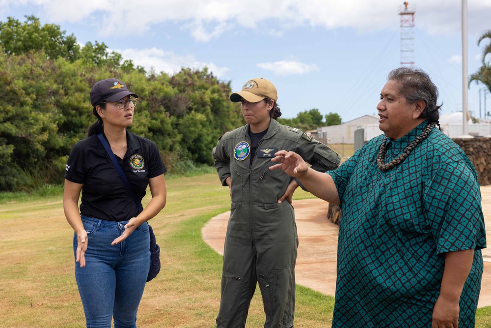 Hawaii MACRO, Governor's Staff visit PMRF