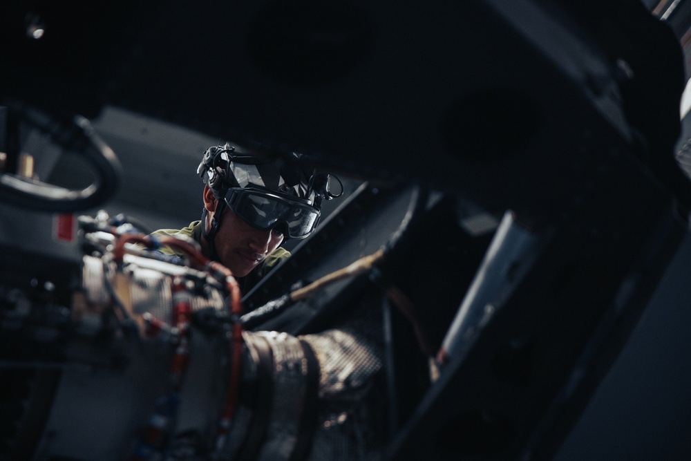 22nd MEU(SOC) | Hangar Aircraft Maintenance on USS Iwo Jima