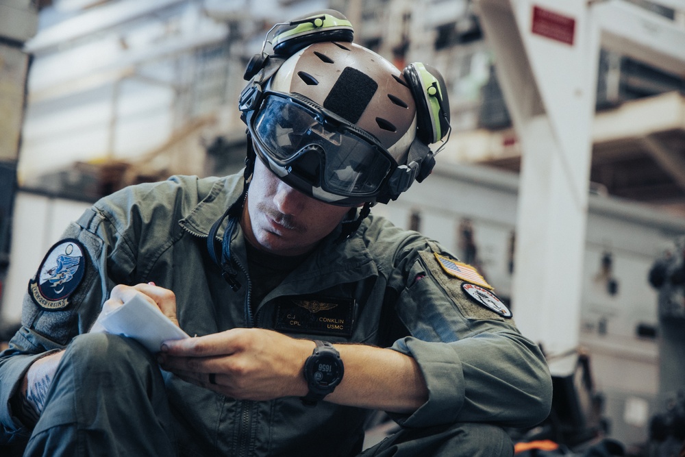 22nd MEU(SOC) | Hangar Aircraft Maintenance on USS Iwo Jima