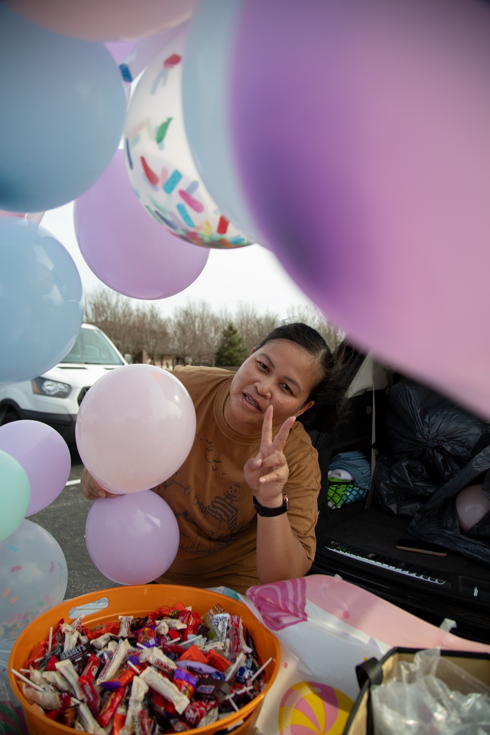 Soldiers Participate in Trunk or Treat