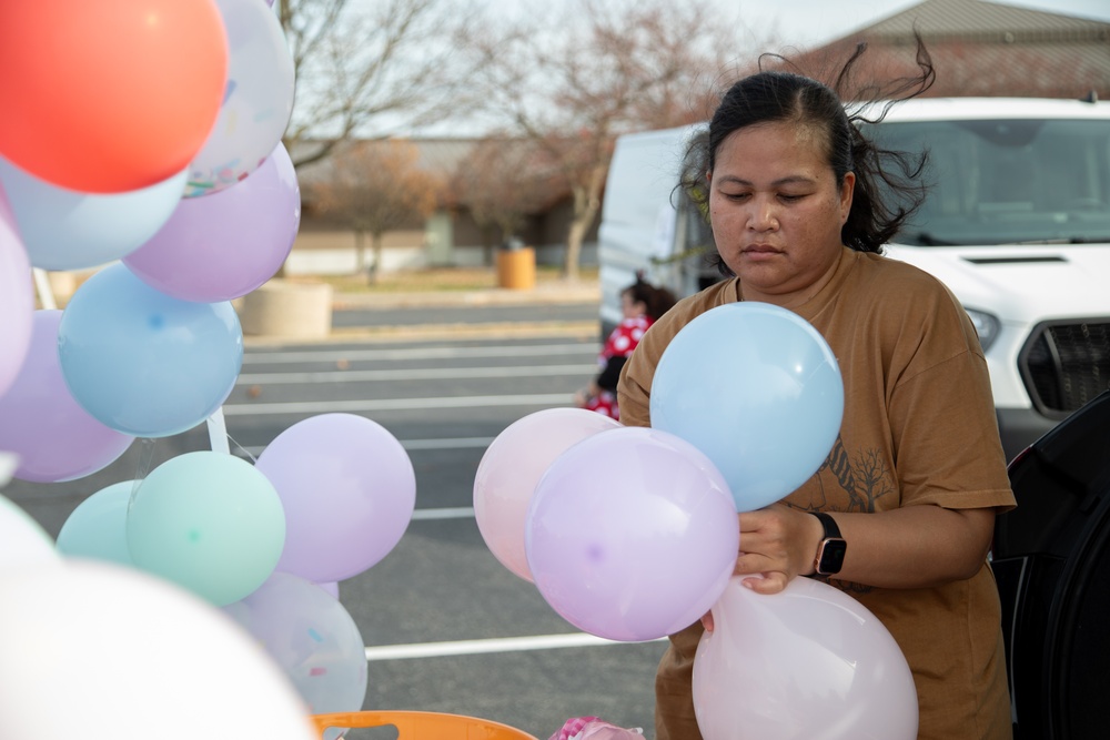 Soldiers Participate in Trunk or Treat