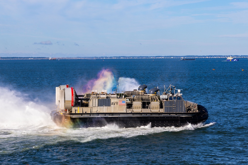 USS San Antonio (LPD 17) launches LCAC while in port