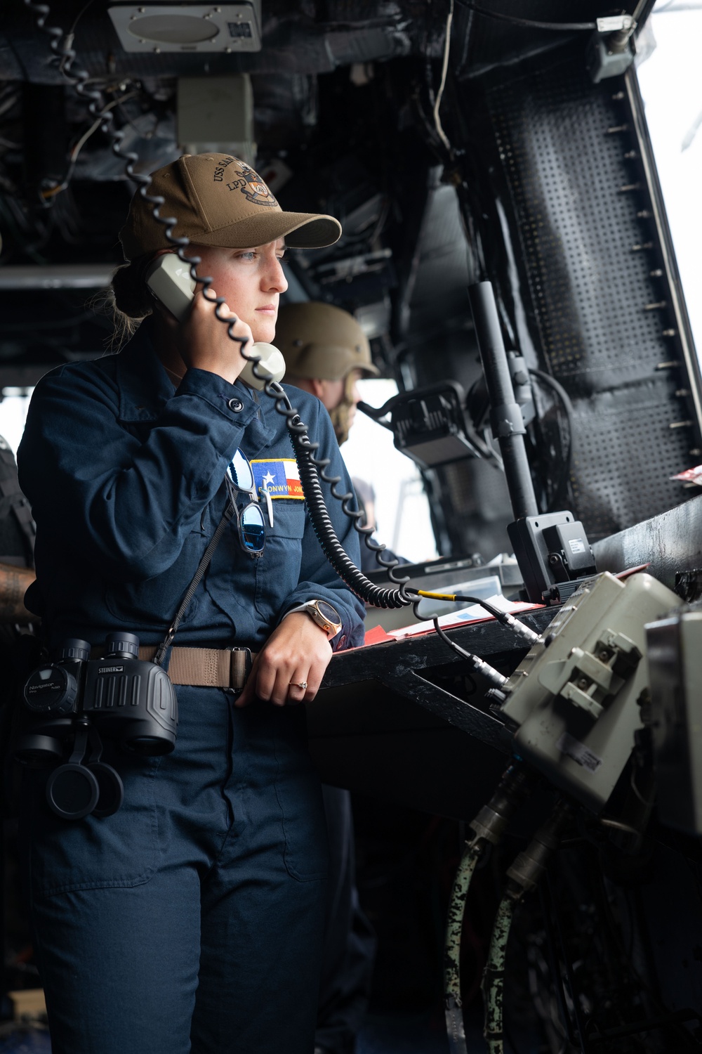 USS San Antonio (LPD 17) leaves port
