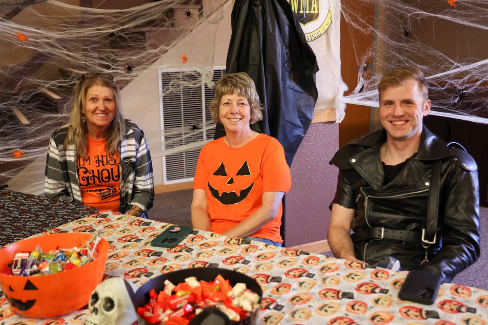 Soldiers and Families Enjoy Fall Fest