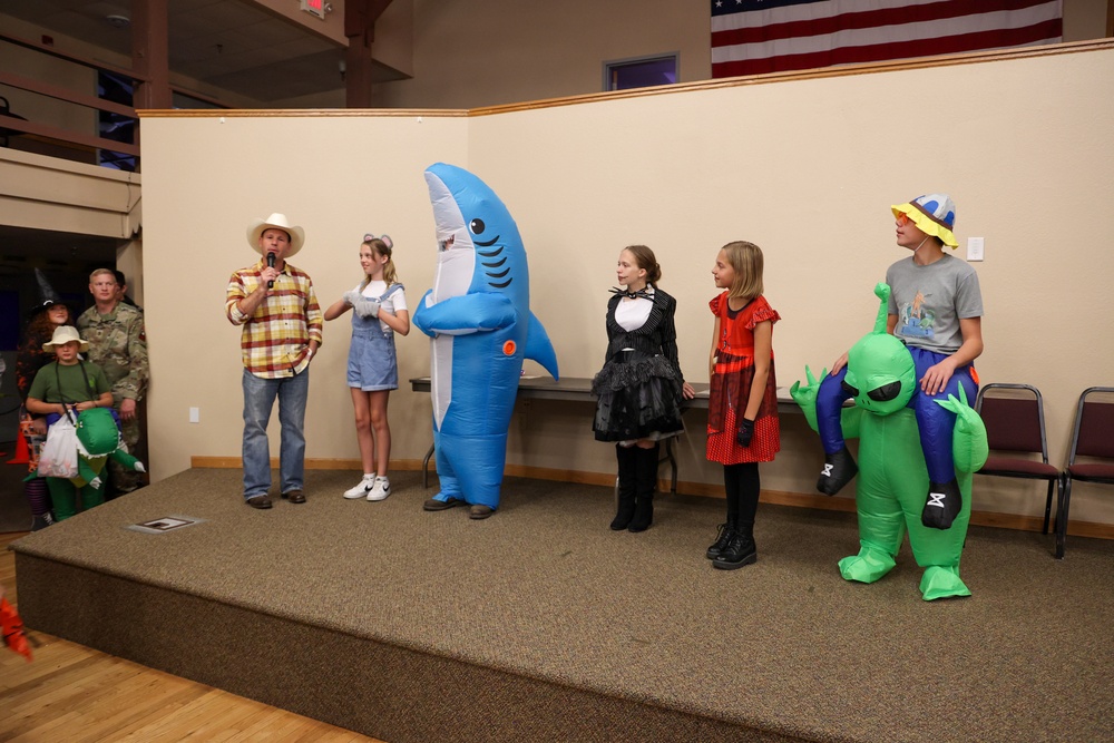 Soldiers and Families Enjoy Fall Fest