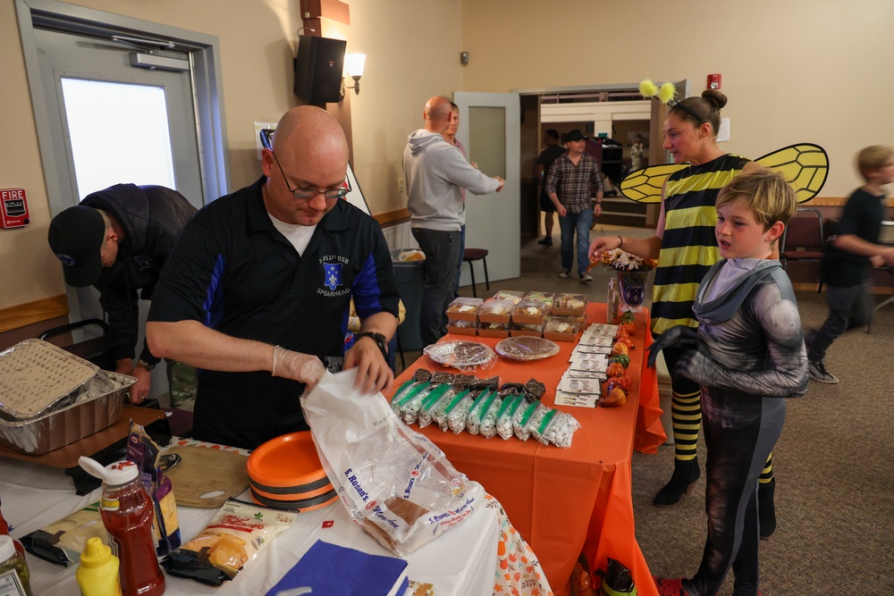 Soldiers and Families Enjoy Fall Fest