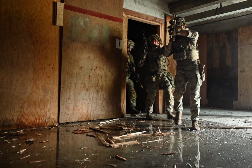 Combat Engineers Train to Breach Doors with Infantry at Rodriguez Live Fire Complex
