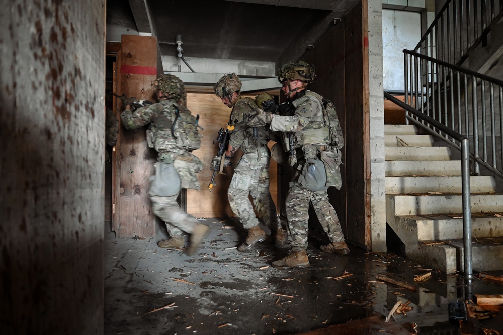 Combat Engineers Train to Breach Doors with Infantry at Rodriguez Live Fire Complex