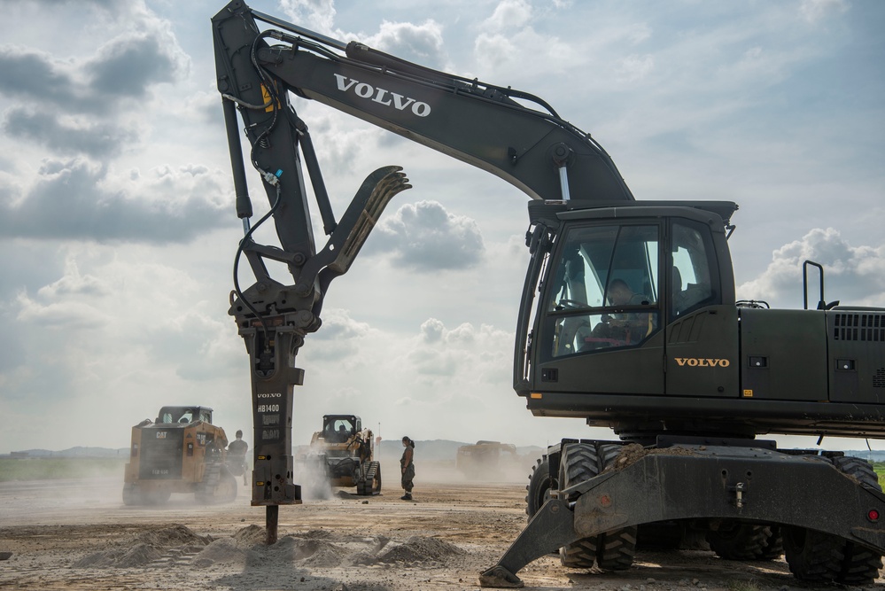51st CES Airmen demonstrate Rapid Airfield Damage Repair during Ulchi Freedom Shield 25