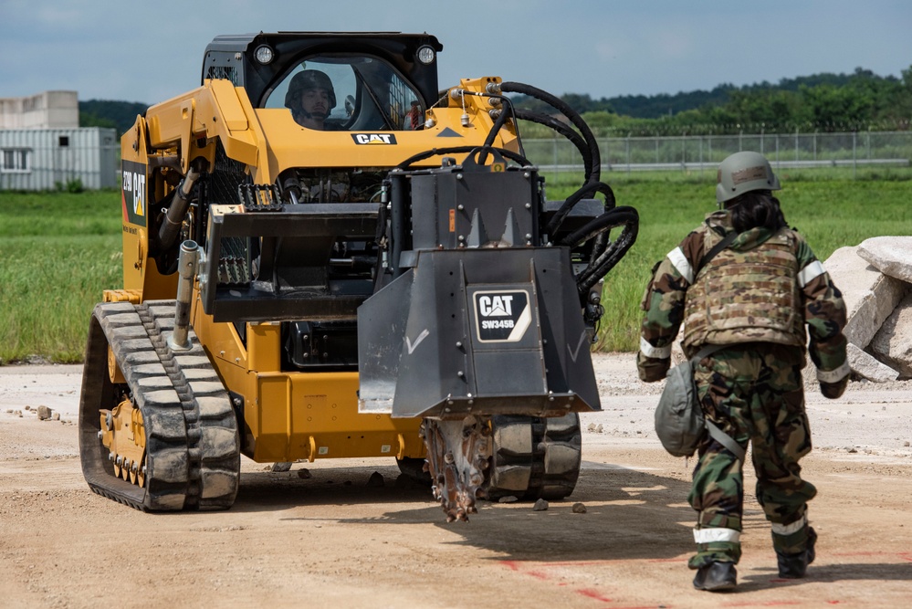 51st CES Airmen demonstrate Rapid Airfield Damage Repair during Ulchi Freedom Shield 25