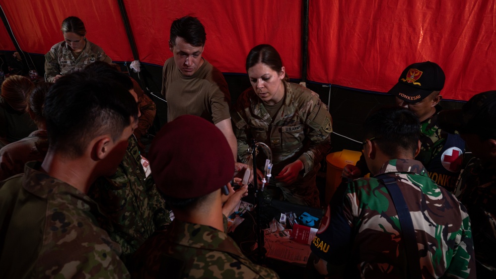 U.S. Army Trains on Blood Transfusion Techniques During Super Garuda Shield