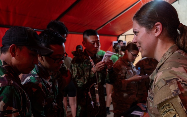 U.S. Army Trains on Blood Transfusion Techniques During Super Garuda Shield