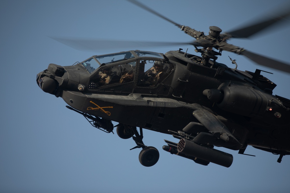 Estonian Defense Forces train with Task Force Nighthawk in an Apache Live Fire Exercise