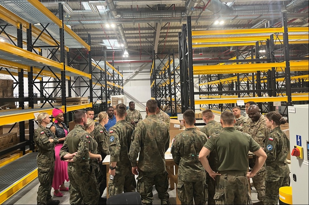 Soldiers from 1AD CAB train Polish counterparts at Powidz APS-2 site on SSA operations