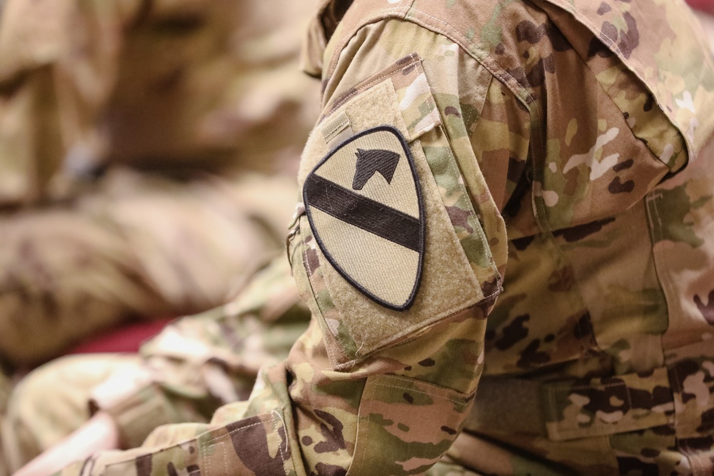 U.S. Army Pilots conduct mountain flying techniques class