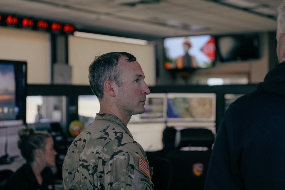 3rd Battalion, 227th Aviation Regiment Commander visits US Forest Service Headquarters