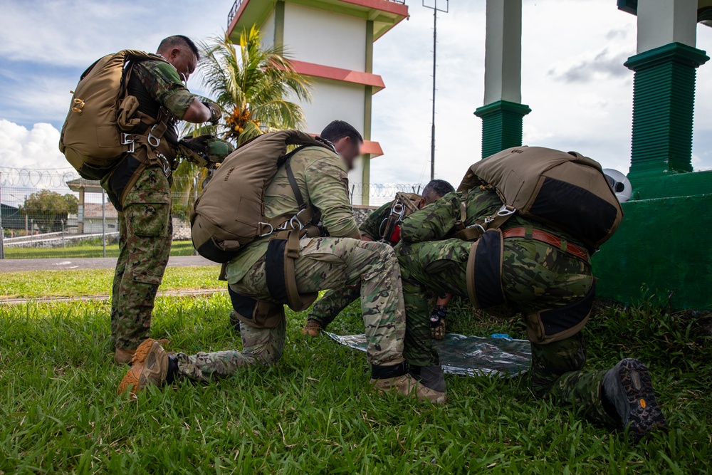 Garuda Shield holds it's annual exercise between the Indonesian National Armed Forces and U.S. Military